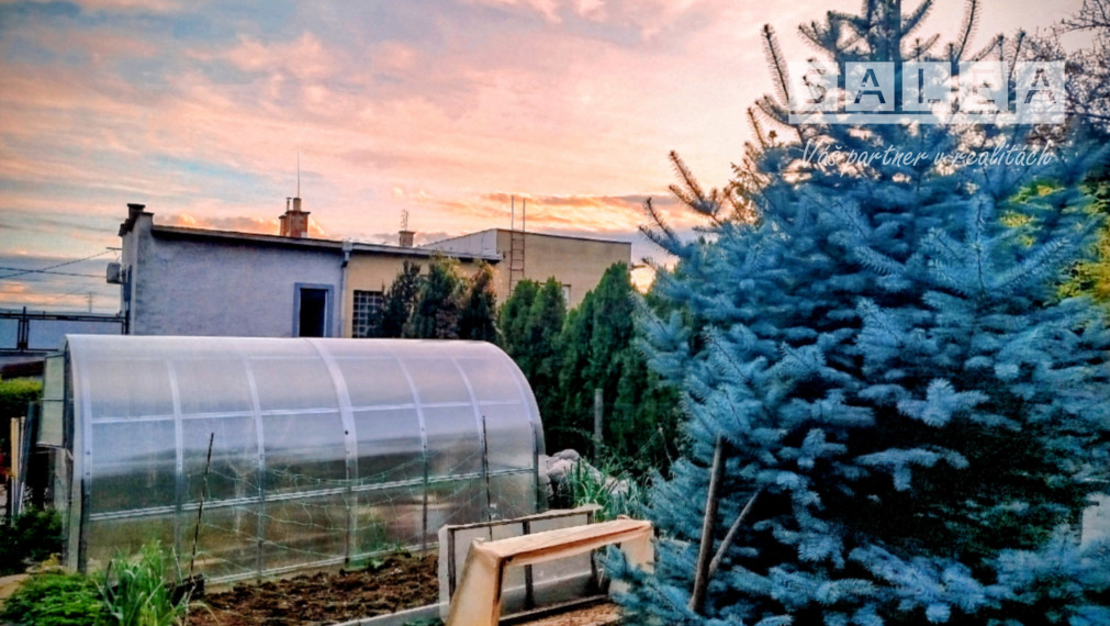 Trojpodlažný RD s veľkou záhradou v Moldave nad Bodvou