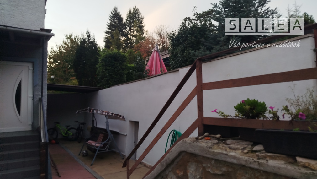 Trojpodlažný RD s veľkou záhradou v Moldave nad Bodvou