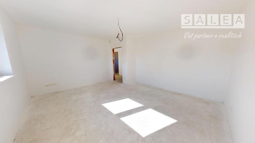 Exkluzívny poschodový dom v lukratívnej lokalite v Čunove, 286 m2, slnečný pozemok 571 m2