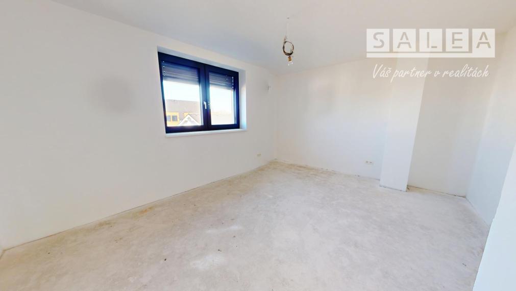 Exkluzívny poschodový dom v lukratívnej lokalite v Čunove, 286 m2, slnečný pozemok 571 m2