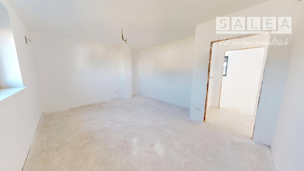 Exkluzívny poschodový dom v lukratívnej lokalite v Čunove, 286 m2, slnečný pozemok 571 m2