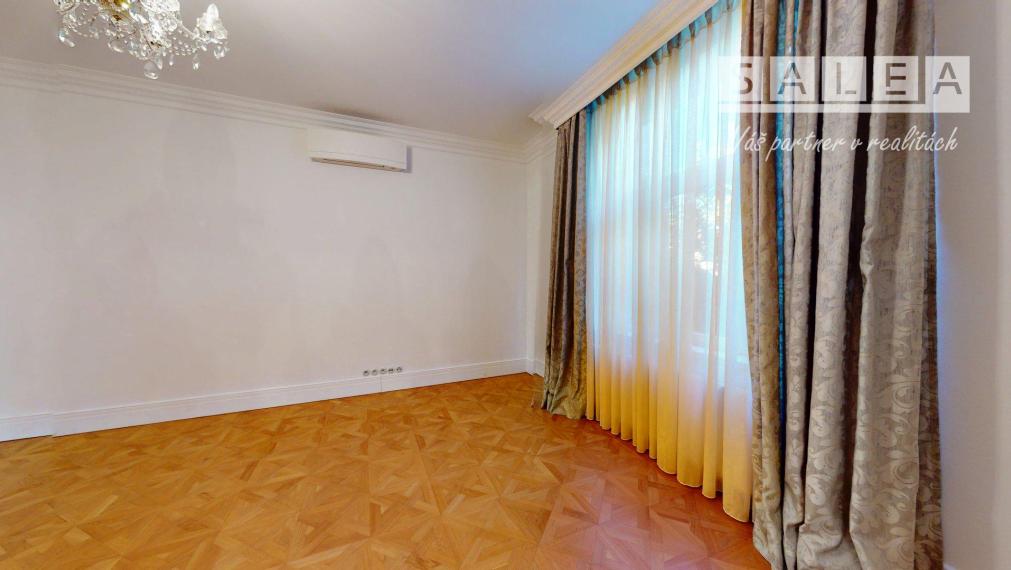 3 izbový rodinný dom s veľkorysým pozemkom 943 m2 v Šali po kompletnej krásnej rekonštrukcii