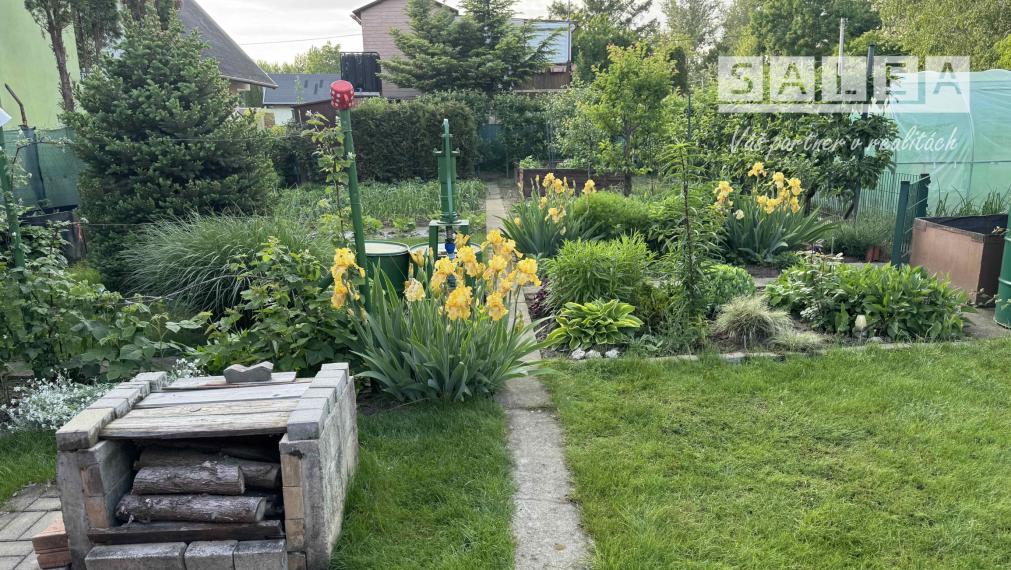 Krásna záhrada v Kráľovej nad Váhom 260 m2 v OV