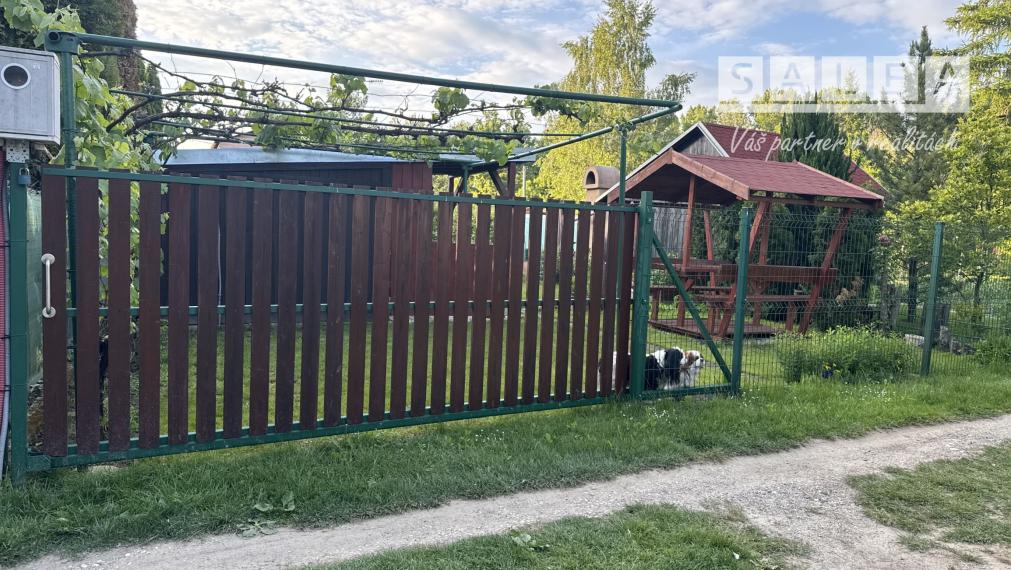 Krásna záhrada v Kráľovej nad Váhom 260 m2 v OV