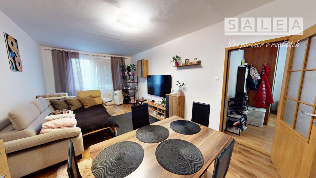 NOVÁ CENA! Priestranný 2,5izbový byt na ulici J. Palárika