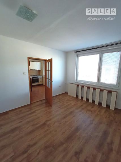 NOVÁ CENA! Priestranný 2,5izbový byt na ulici J. Palárika
