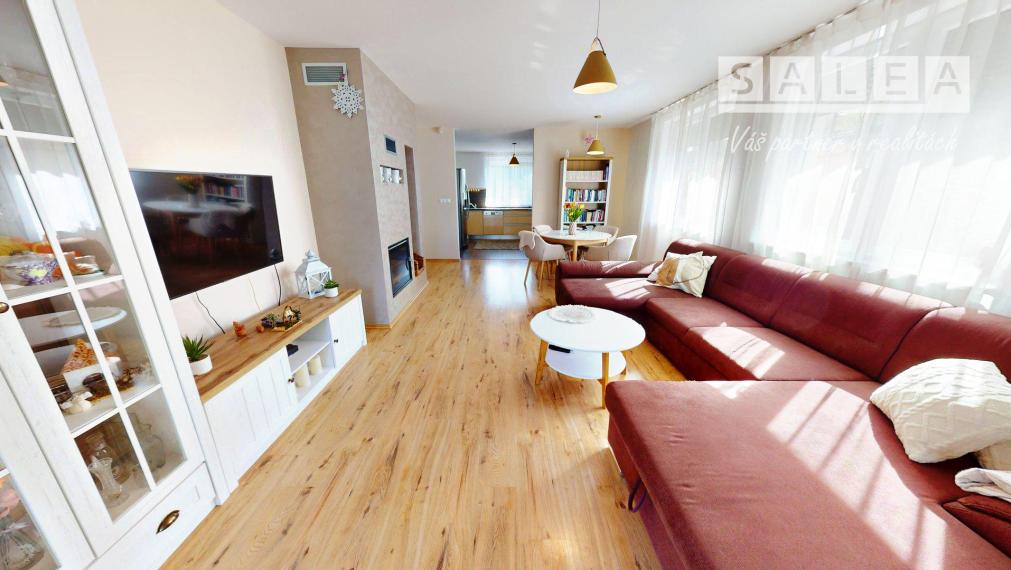 Zánovný 4i-rodinný dom a garáž na pozemku 1087m2 Tomášikovo