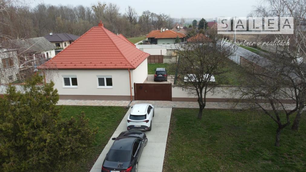 Krásny 4i Rodinný dom 166m2 ,na pozemku 1315m2 Vozokany.