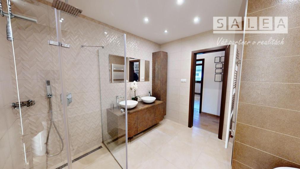 5-izbový Bungalov 226m2 na pozemku 886m2. Kajal