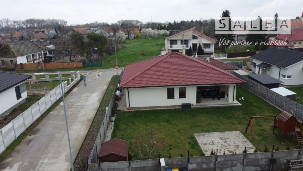 5-izbový Bungalov 226m2 na pozemku 886m2. Kajal