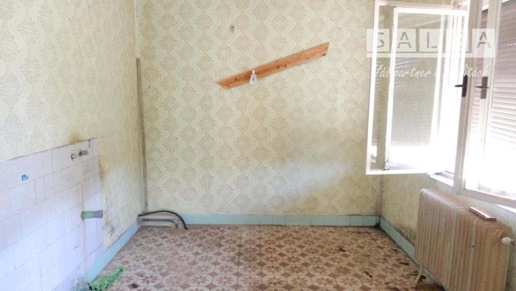 Rodinný dom, garáž, letná kuchyňa, 110 m2, Šahy, okr. Levice