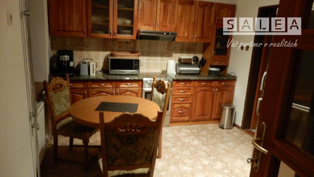 Rodinný dom, 210 m2, garáž, bazén,   Nýrovce, okr. Levice