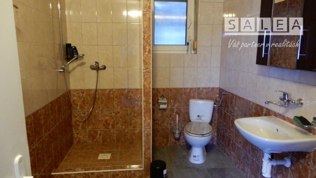 Rodinný dom, 210 m2, garáž, bazén,   Nýrovce, okr. Levice