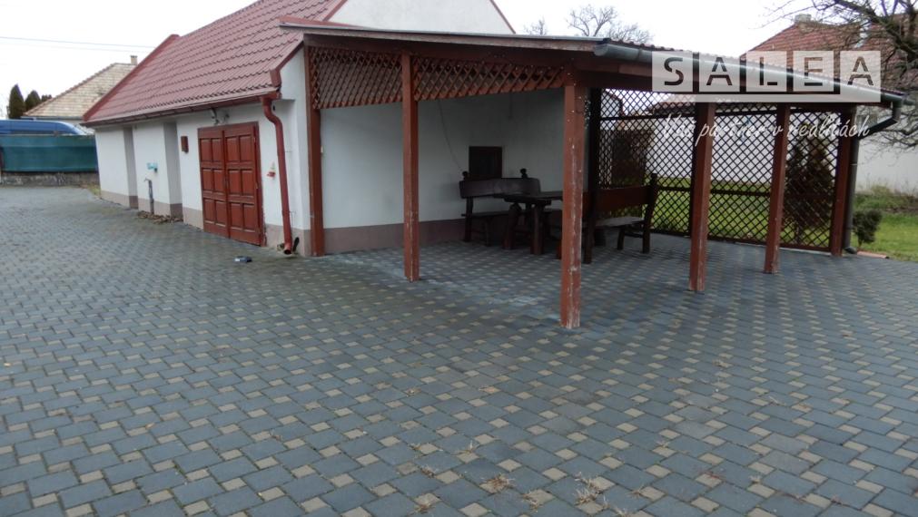 Rodinný dom, 210 m2, garáž, bazén,   Nýrovce, okr. Levice