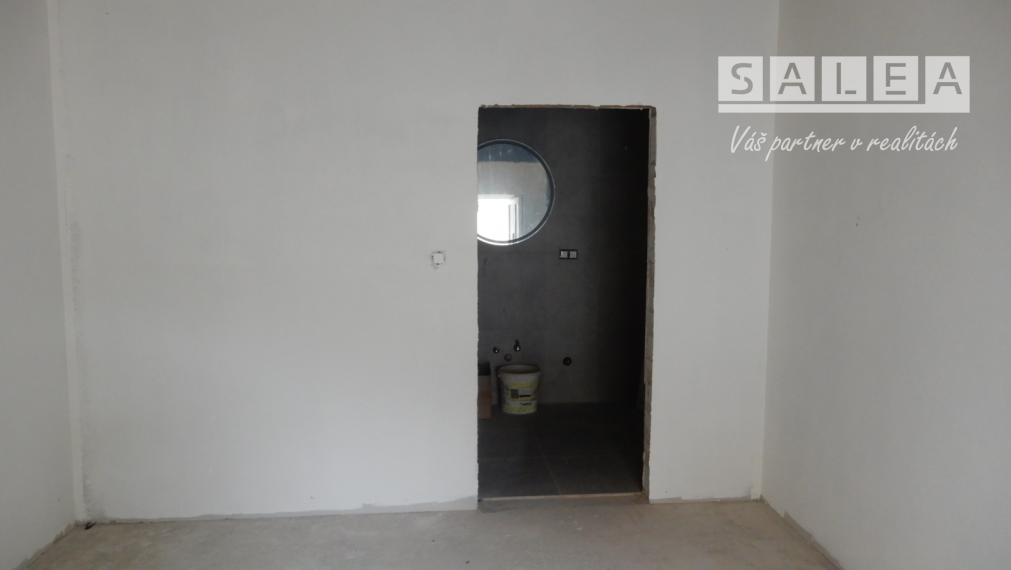 Pekný rodinný dom, 300 m2, kompletná rekonštrukcia, Hronské Kľačany, okr. Levice