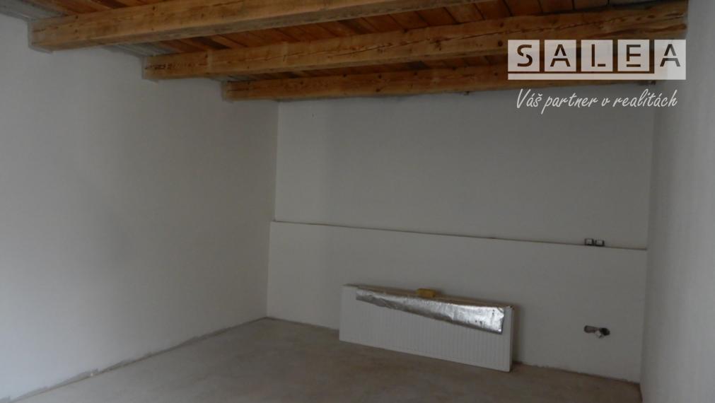 Pekný rodinný dom, 300 m2, kompletná rekonštrukcia, Hronské Kľačany, okr. Levice