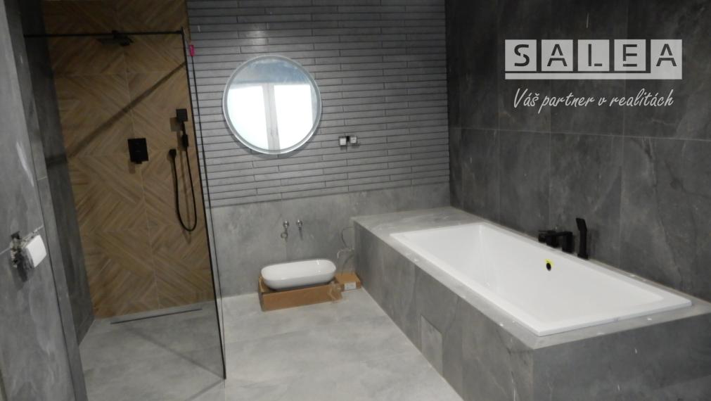 Pekný rodinný dom, 300 m2, kompletná rekonštrukcia, Hronské Kľačany, okr. Levice