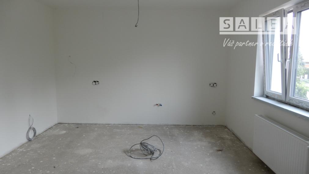 Pekný rodinný dom, 300 m2, kompletná rekonštrukcia, Hronské Kľačany, okr. Levice