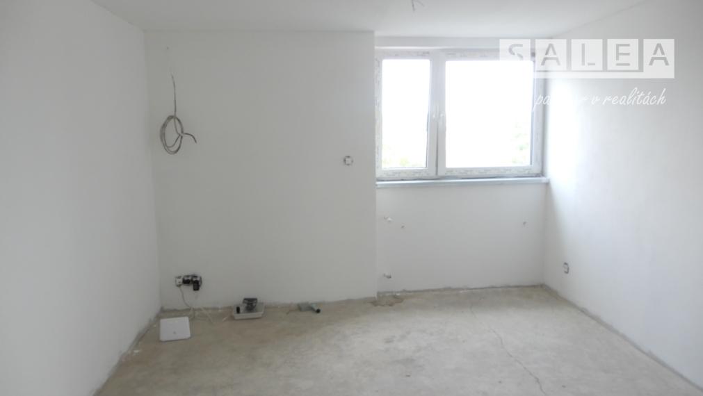 Pekný rodinný dom, 300 m2, kompletná rekonštrukcia, Hronské Kľačany, okr. Levice