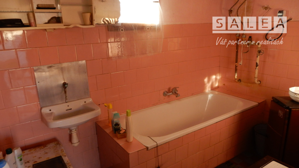 Rodinný dom, 130 m2, garáž, letná kuchyňa, Farná, okr. Levice