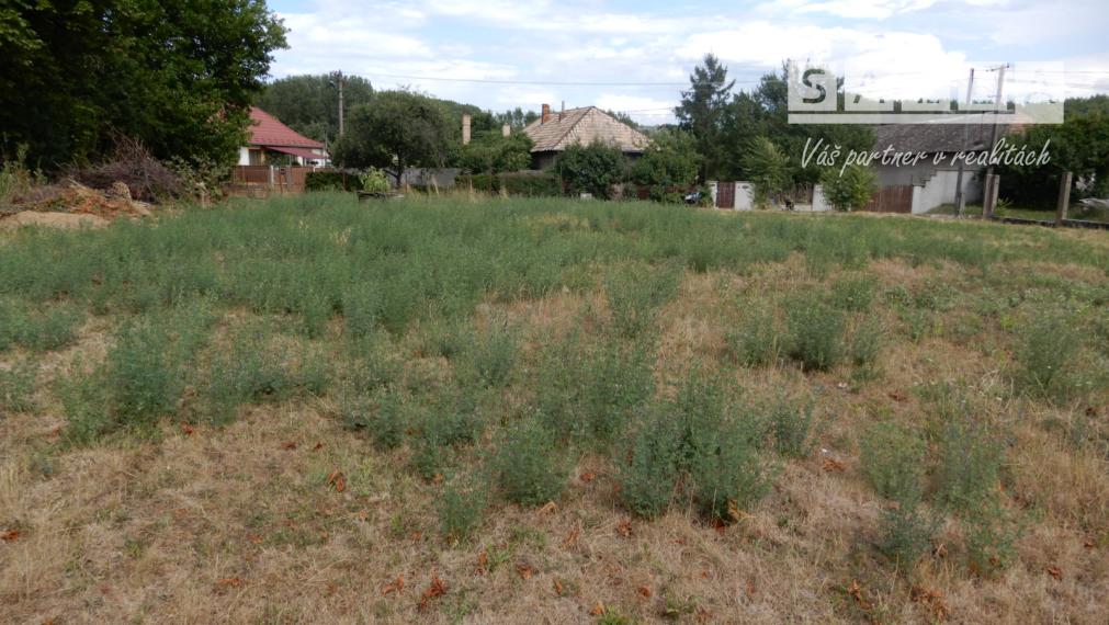 Slnečný pozemok 812 m2, Hronovce, okr. Levice