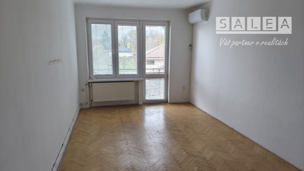 Na predaj 3 - izbový byt v meste Vrbové.