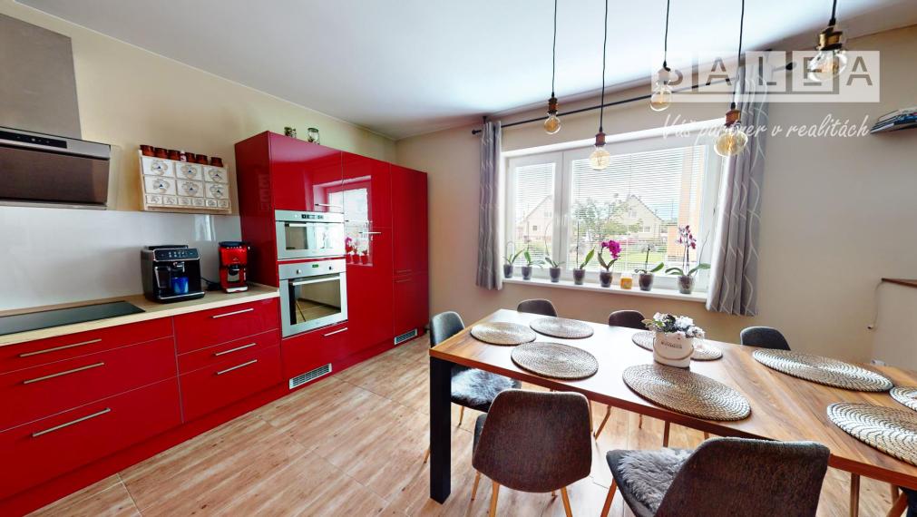 RD 4-izbový+kuchyňa+3x parkovanie (1090m2) Dubová Piešťany