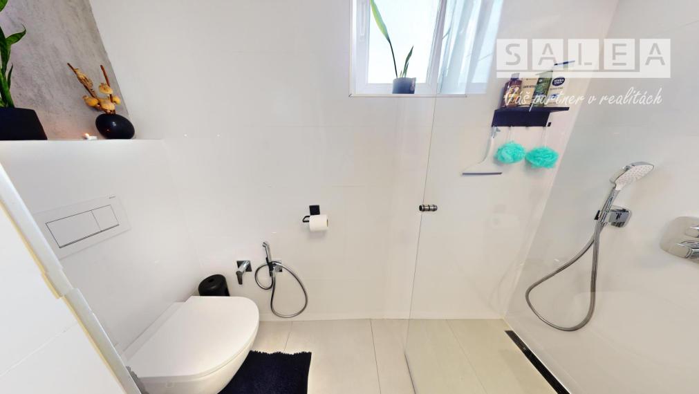 RD 4-izbový+kuchyňa+3x parkovanie (1090m2) Dubová Piešťany