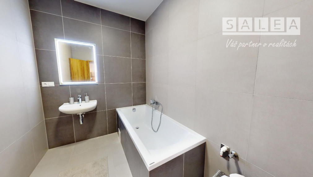 Rodinný dom(200m2) 4-izbový +1+terasa Dvorníky pri Hlohovci