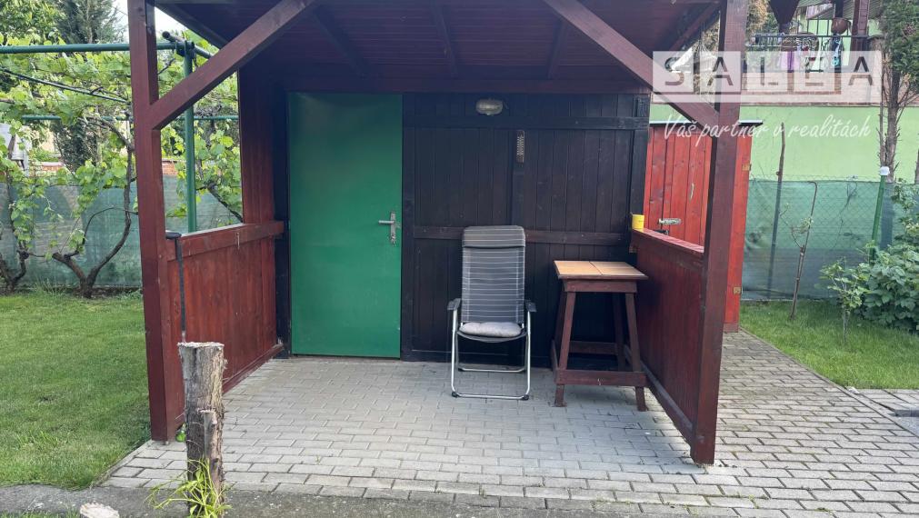 Krásna záhrada v Kráľovej nad Váhom 260 m2 v OV