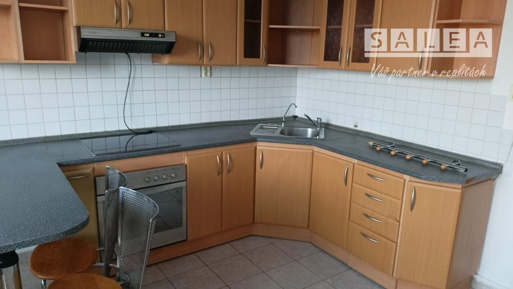 Priestranný 1-izbový byt v top lokalite Šale – ideálny štart aj istá investícia