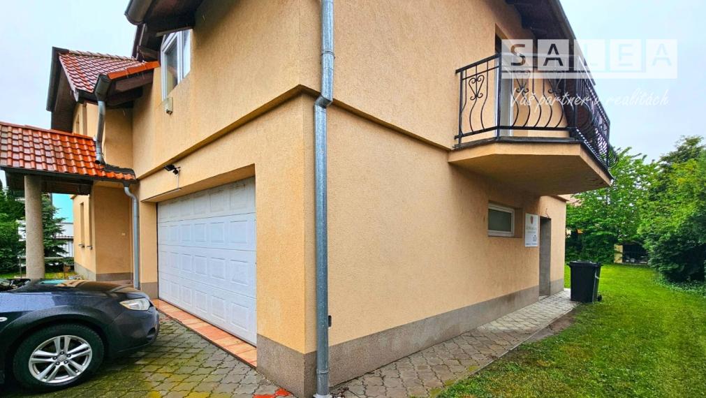 Vila dom 452m2 na pozemku 713m2,centre mesta Dunajská streda