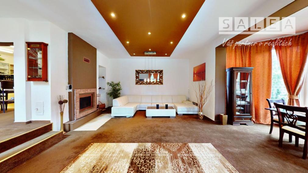 Vila dom 452m2 na pozemku 713m2,centre mesta Dunajská streda