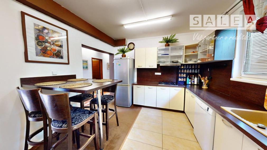 Vila dom 452m2 na pozemku 713m2,centre mesta Dunajská streda