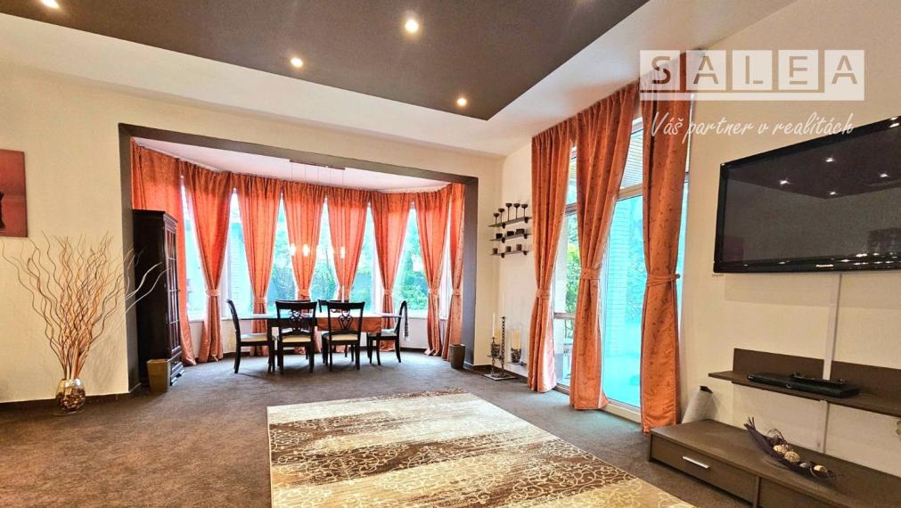 Vila dom 452m2 na pozemku 713m2,centre mesta Dunajská streda