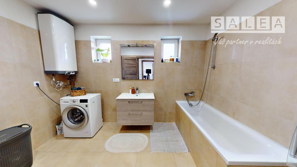 Krásny 4i Rodinný dom 166m2 ,na pozemku 1315m2 Vozokany.