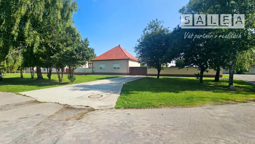 Krásny 4i Rodinný dom 166m2 ,na pozemku 1315m2 Vozokany.