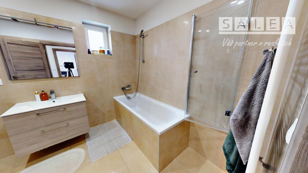 Krásny 4i Rodinný dom 166m2 ,na pozemku 1315m2 Vozokany.