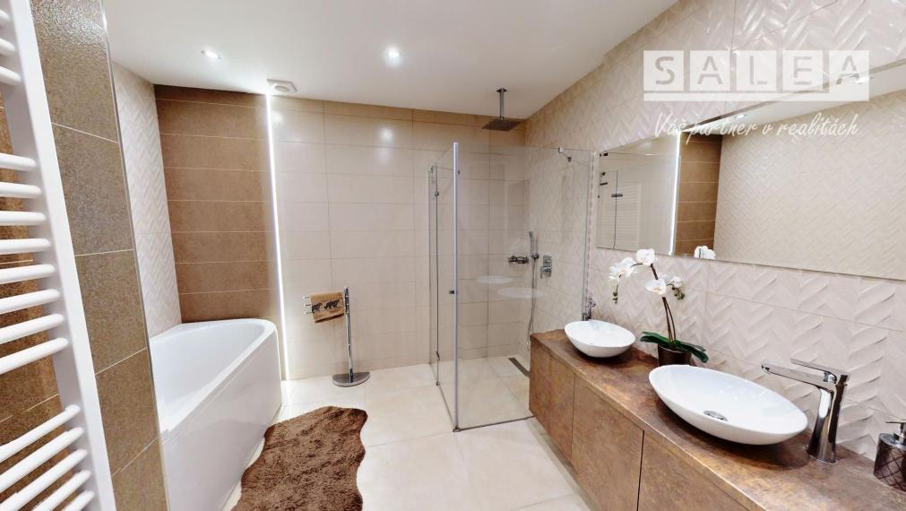 5-izbový Bungalov 226m2 na pozemku 886m2. Kajal