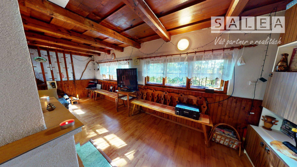 CHATA UPROSTRED LESA, POZEMOK 1782m2, ČADCA - BREHY