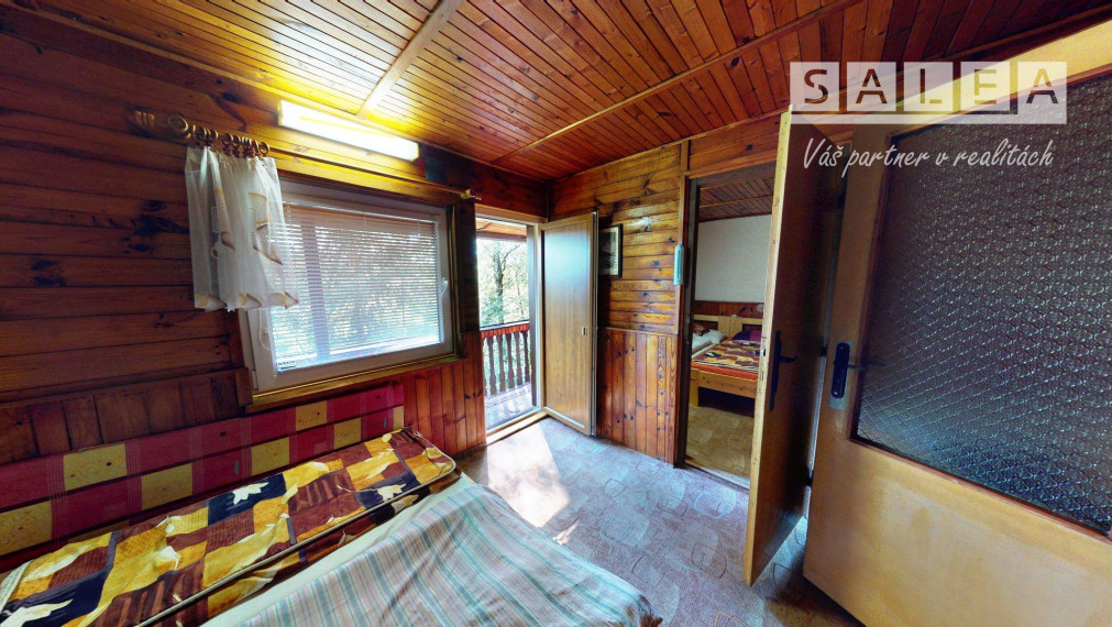 CHATA UPROSTRED LESA, POZEMOK 1782m2, ČADCA - BREHY
