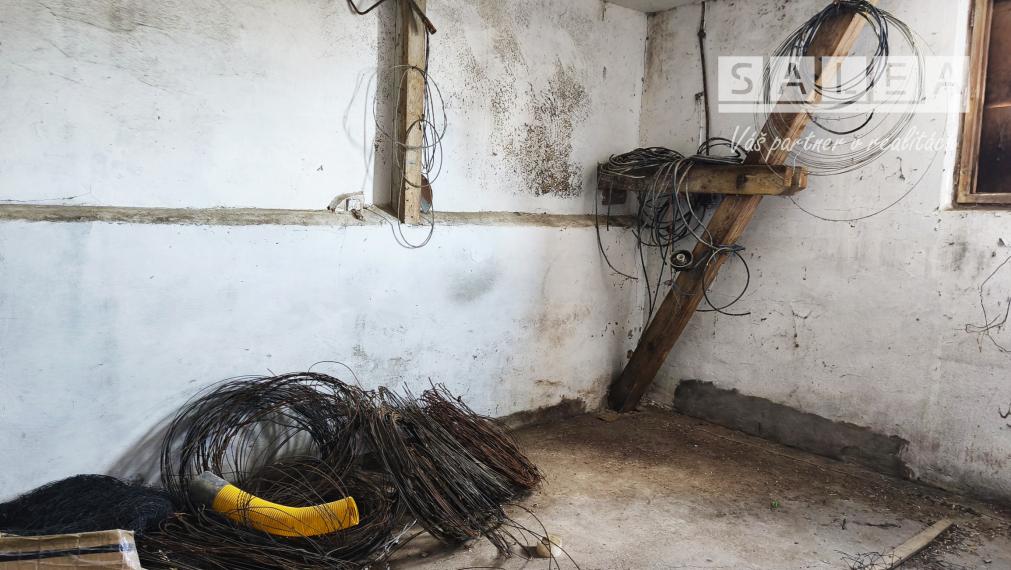 Na predaj ovčín s pozemkom o výmere 690m2.