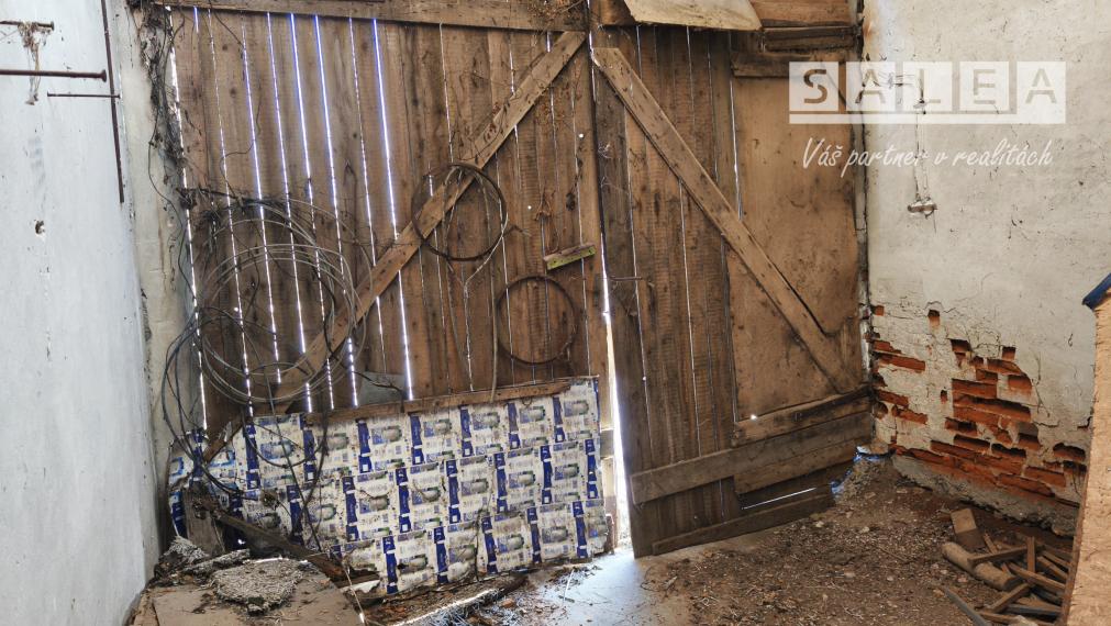 Na predaj ovčín s pozemkom o výmere 690m2.