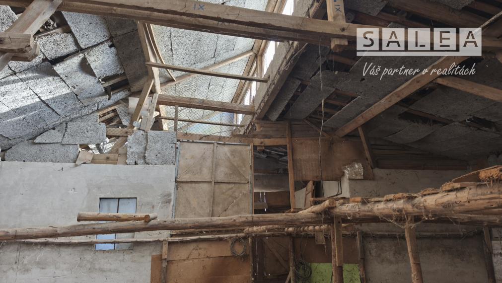 Na predaj ovčín s pozemkom o výmere 690m2.