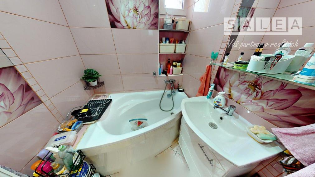 RAJEC - 2-IZBOVÝ BYT PO KOMPLETNEJ REKONŠTRUKCII