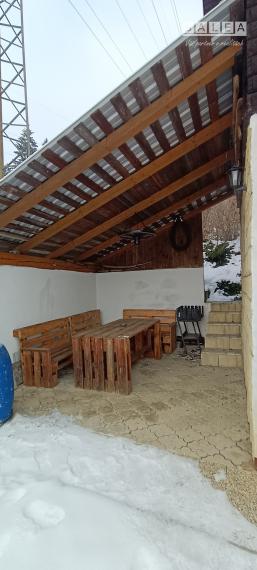 TEPLIČKA NAD VÁHOM-CHATA 4x5m s POZEMKOM 304m2-TOP LOKALITA