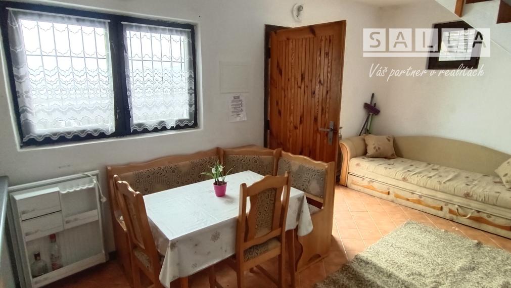 TEPLIČKA NAD VÁHOM-CHATA 4x5m s POZEMKOM 304m2-TOP LOKALITA