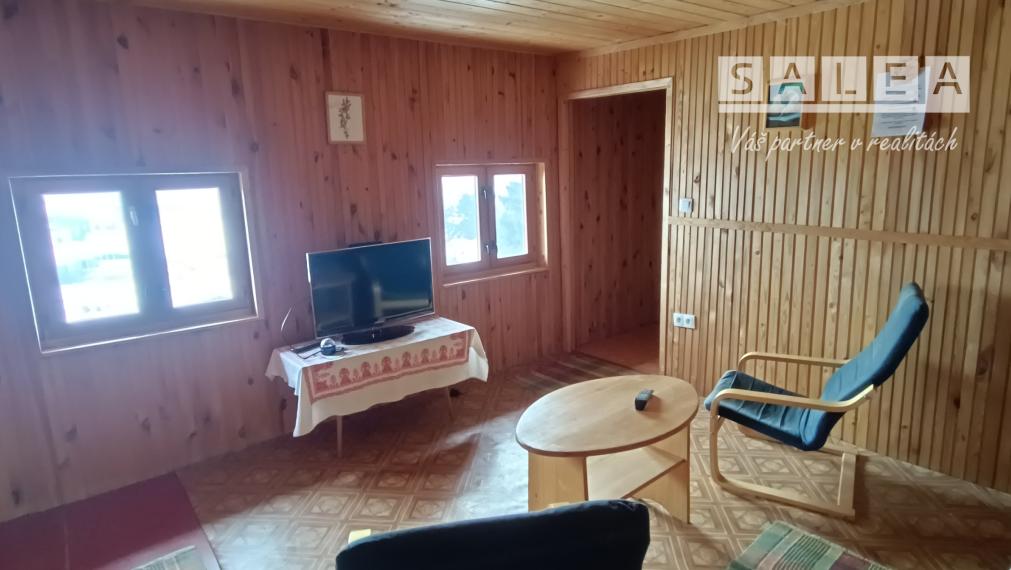 TEPLIČKA NAD VÁHOM-CHATA 4x5m s POZEMKOM 304m2-TOP LOKALITA