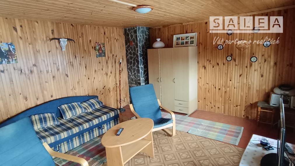 TEPLIČKA NAD VÁHOM-CHATA 4x5m s POZEMKOM 304m2-TOP LOKALITA