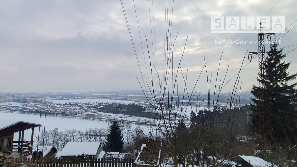 TEPLIČKA NAD VÁHOM-CHATA 4x5m s POZEMKOM 304m2-TOP LOKALITA